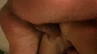 隣人は私が顔に座った後、私のペニスにまたがる